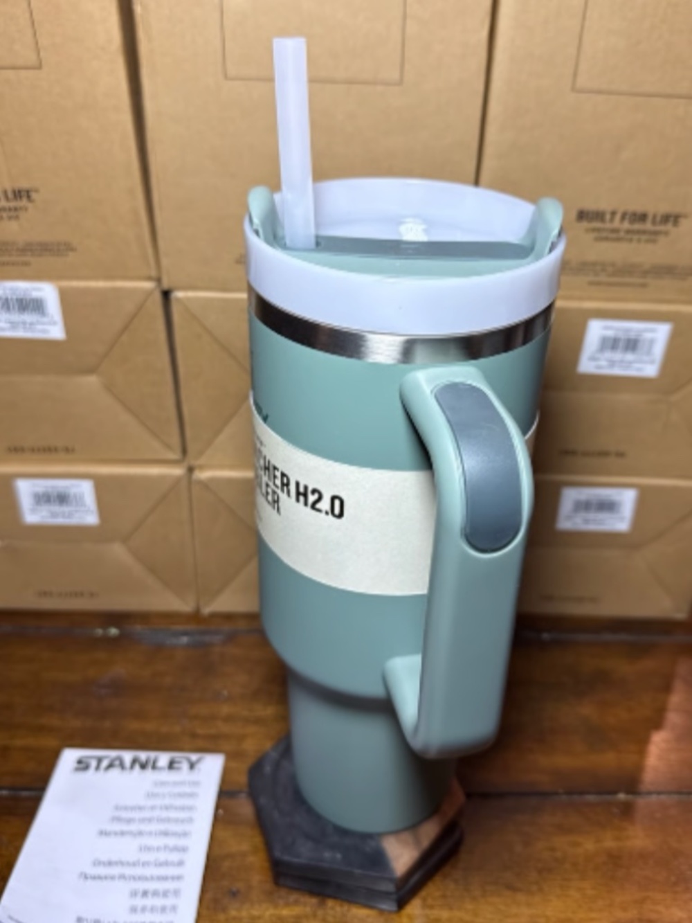 Stanley The Quencher H2.0 FlowState Tumbler – 40 oz / 1.18 L – Eucalyptus - Sage - Picture 2 of 5